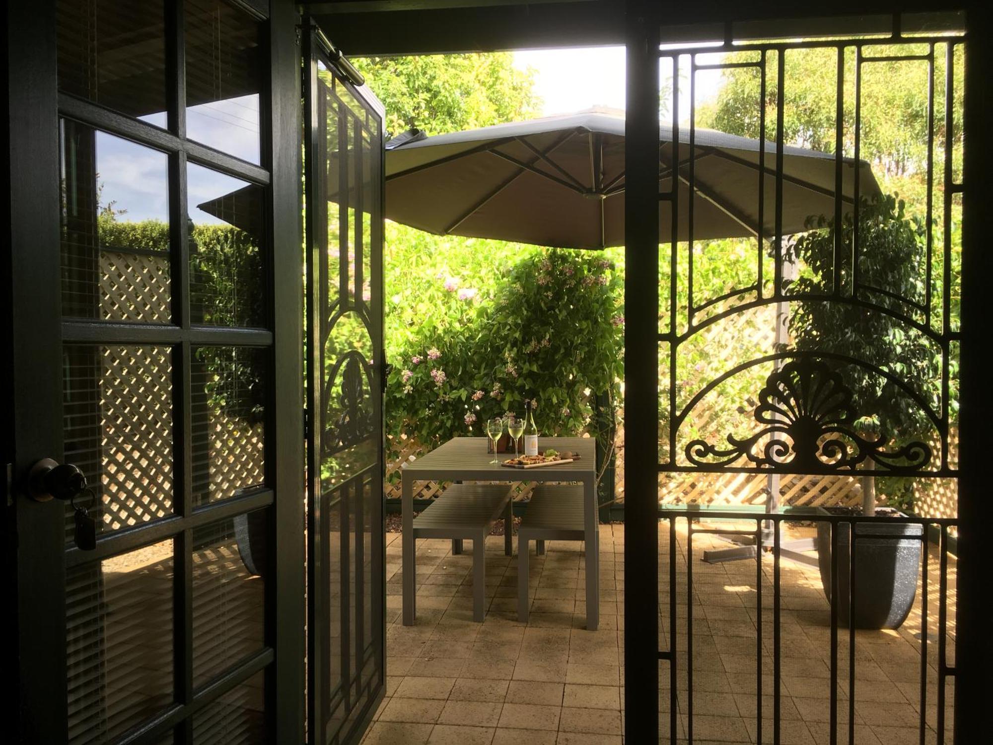 Wine And Roses Bed And Breakfast Adelaide Eksteriør billede